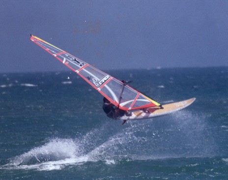 Kινδύνευσε 21χρονος surfer