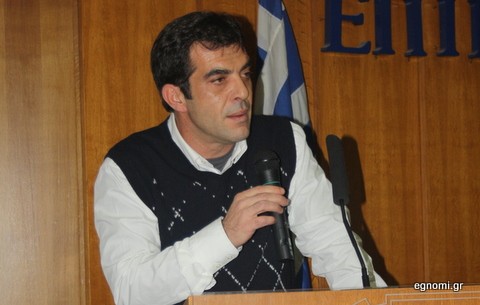 Ο Λιονάκης διαμαρτύρεται στους βουλευτές και στη Λούκα Κατσέλη