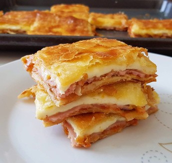 Ζαμπονοτυρόπιτα με 6 μόνο υλικά