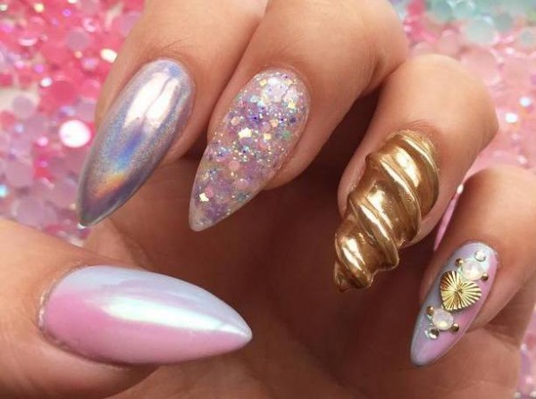 Μονόκερος στα νύχια σου.. ή μήπως όχι;