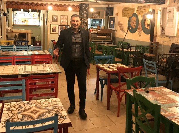 ΧΑΛΚΙΔΑ: Ο Παναγιώτης Σεϊμένης επέστρεψε δυναμικά και έφερε τα τραπέζια του Πλάκα!