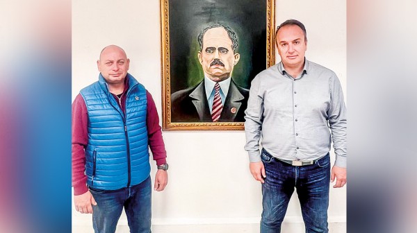 ΘΑΝΟΣ ΠΑΝΑΓΙΩΤΟΥ - ΙΣΤΙΑΙΑ: Τίμησε τον «ξεχασμένο» ευεργέτη Παναγιώτη Σφακιανό