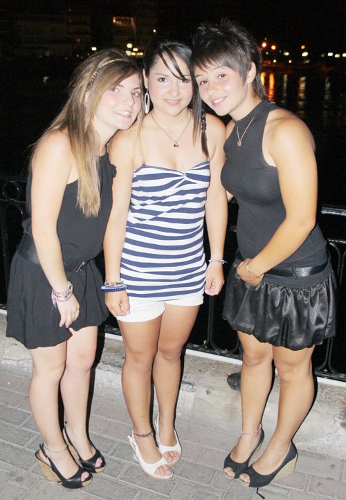 Το ναυτάκι και οι μαύροι πειρατές