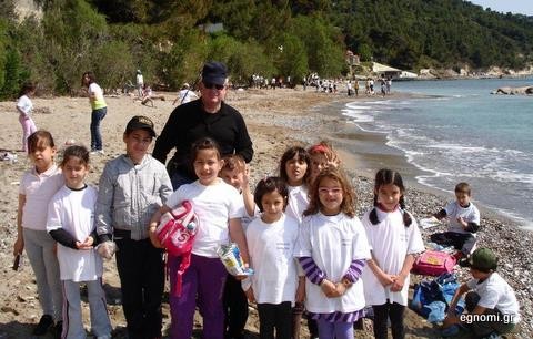 Καθάρισαν τις ακτές της Κύμης