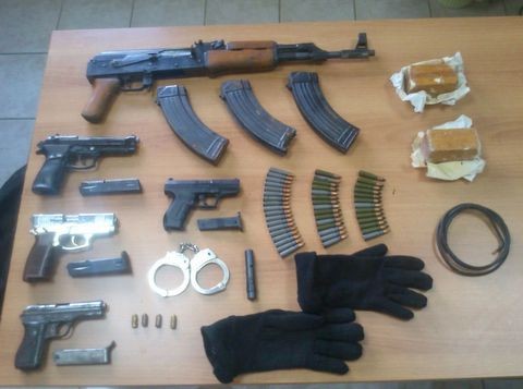 Οπλισμένοι σαν αστακοί με πιστόλια και καλάσνικωφ οι ληστές