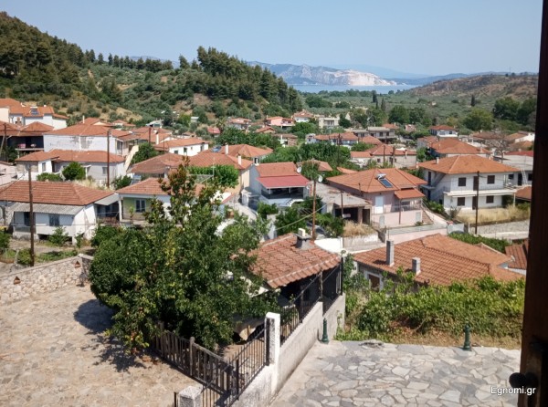 ΓΟΥΒΕΣ ΒΟΡΕΙΑ ΕΥΒΟΙΑ: Το ορεινό χωριουδάκι με τον εμβληματικό Πύργο του Δροσίνη