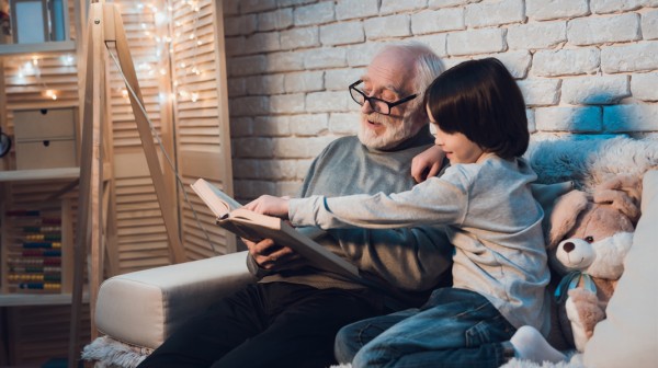 Ο παππούς και τα παραμύθια του!