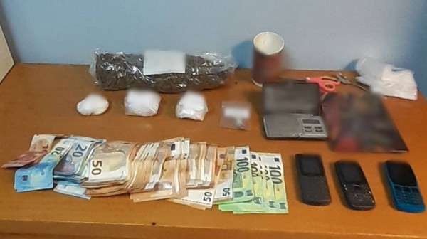 ΕΥΒΟΙΑ: Συνελήφθησαν δύο άτομα για διακίνηση ναρκωτικών ουσιών