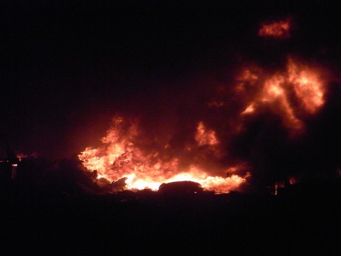 Απειλητική φωτιά στη Θήβα