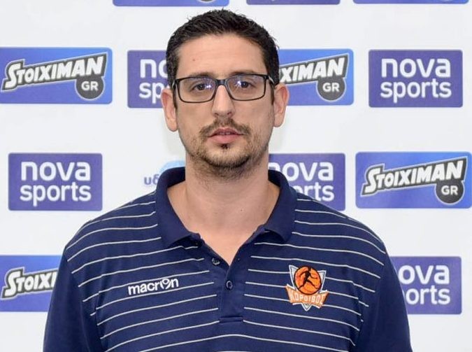 Ο Αλέξης Βελισσαράκος επίσημα στο Περιστέρι