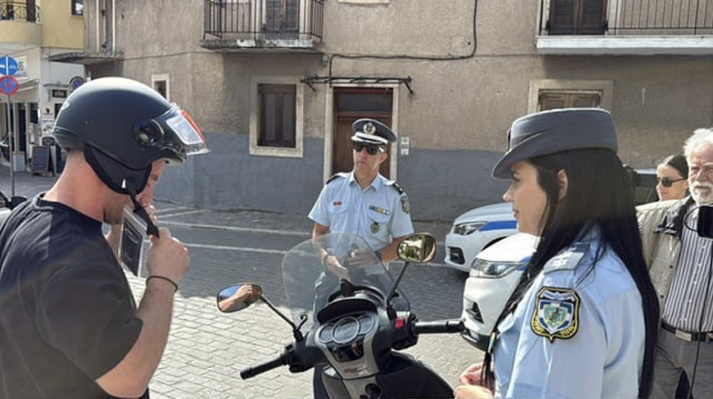 ΣΤΕΡΕΑ ΕΛΛΑΔΑ: Στην Εύβοια τα περισσότερα πρόστιμα για μη χρήση κράνους την εβδομάδα 7-13 Ιουλίου