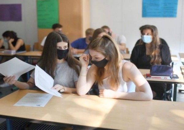 ΣΧΟΛΕΙΑ: Μάσκα παντού εκτός από γυμναστική