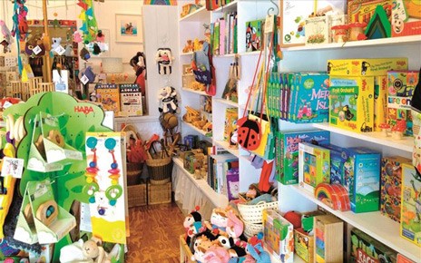 Ποια καταστήματα θα ανοίξουν μετά τα εποχικά