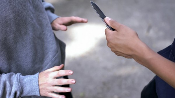 Ελεύθερος υπό όρους ο 14χρονος που μαχαίρωσε τον 64χρονο πατέρα της φίλης του