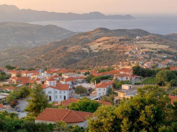 ΟΚΤΩΝΙΑ - ΠΑΡΑΛΙΑ ΜΟΥΡΤΕΡΗ: Ομορφο χωριουδάκι με top την αιγαιοπελαγίτικη παραλία