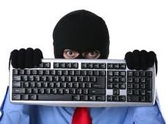 Σπείρα έκανε απάτες μέσω υπολογιστών