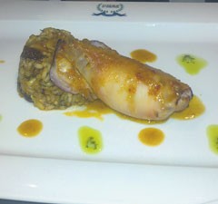 Καλαμαράκια γεμιστά με ρύζι