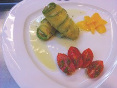 Φιλέτο πέρκας τυλιγμένο σε φέτα κολοκυθιού