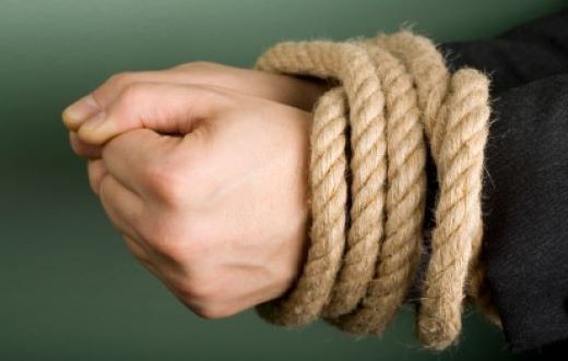 Εδειραν και έδεσαν διακοσμητή στο Βασιλικό