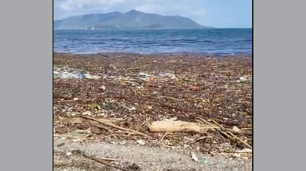 ΚΑΝΑΤΑΔΙΚΑ ΙΣΤΙΑΙΑΣ: Τόνοι σκουπίδια στη θάλασσα (VIDEO)