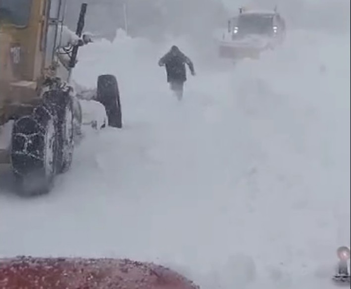 ΕΥΒΟΙΑ ΜΠΑΡΜΠΑΡΑ: Μεταφορά ασθενούς από τη Χιλιαδού στο Νοσοκομείο Χαλκίδας (ΒΙΝΤΕΟ)