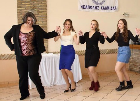 Γ.Σ. ΝΕΑΠΟΛΗΣ: Η πρόεδρος του συλλόγου έσυρε πρώτη το χορό