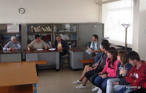 Ο Δήμαρχος Θηβαίων πήγε στο Τεχνικό Λύκειο