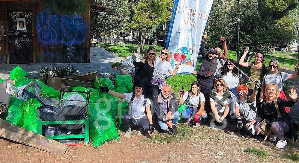 Εθελοντές καθάρισαν το αλσύλλιο της Κανήθου
