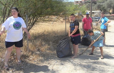 Μικροί και μεγάλοι καθάρισαν την παραλία Αλυκής