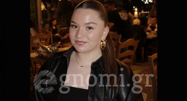 Αυτό το χτένισμα, της ανεβάζει την αυτοπεποίθηση!