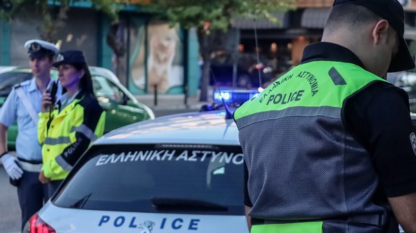 ΘΕΣΣΑΛΟΝΙΚΗ: Νεαρός μοτοσικλετιστής παραβίασε 10 κόκκινα φανάρια