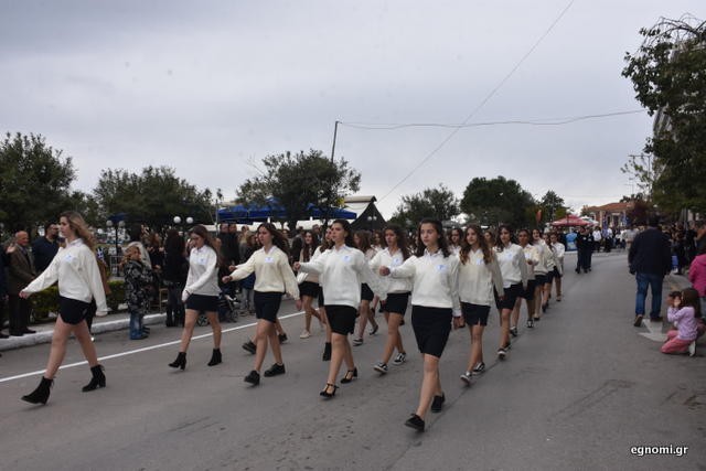 ΠΑΡΕΛΑΣΗ ΓΥΜΝΑΣΙΑ ΧΑΛΚΙΔΑΣ: Άψογα τα κορίτσια του 7ου