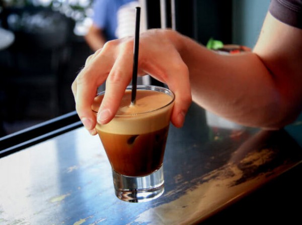 Από την Δευτέρα μπαίνουν σε ισχύ οι μειώσεις στον ΦΠΑ