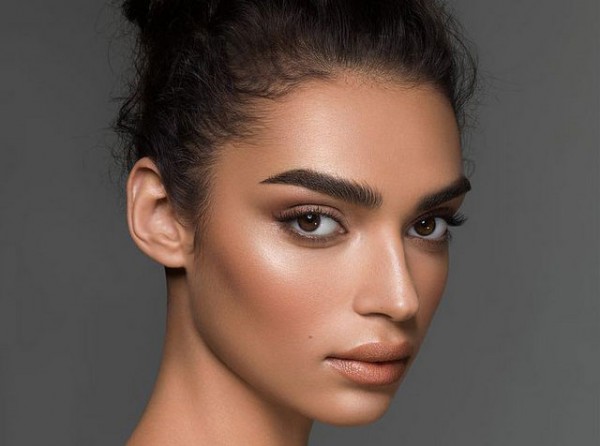 Time to bronze: Τα must-know tips για να φοράς σωστά το bronzer!