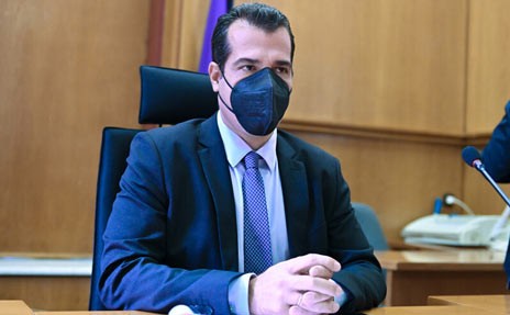 Θετικός στον κορωνοϊό ο υπουργός Υγείας Θάνος Πλεύρης