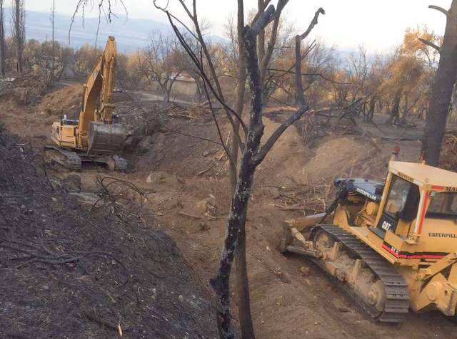 ΒΟΡΕΙΟΣ ΕΥΒΟΙΑ: Οι μπουλντόζες έπιασαν δουλειά στα ρέματα των πυρόπληκτων κοινοτήτων