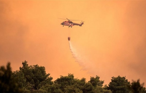 ΦΩΤΙΑ ΣΤΗΝ ΕΥΒΟΙΑ: Από το πρωί στη μάχη 7 αεροσκάφη και 9 ελικόπτερα