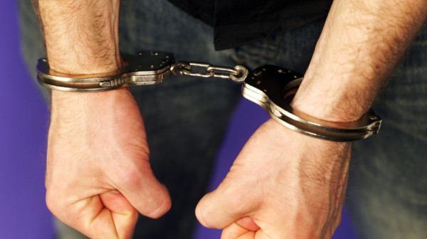 Συνελήφθη ο 39χρονος που ξυλοκόπησε 46χρονη επειδή δεν έκανε όπισθεν σε στενό δρομάκι!