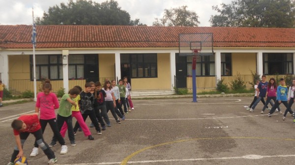 ΠΡΟΚΟΠΙ-ΚΗΡΙΝΘΟΣ: Οι μαθητές απειλούν να κλείσουν τον δρόμο