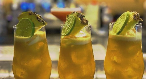 ΛΙΜΝΗ: Τιμούν τα κοκτέιλ και τις γλυκάρες στο Giannaros cafe!