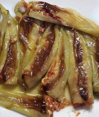 Πιπεριές γεμιστές με τυρί και ντομάτα