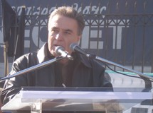 Μην αγοράσετε ούτε μία μετοχή!