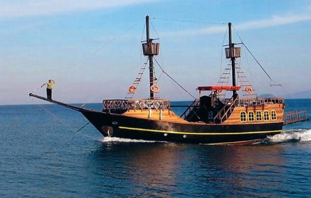 Απαλλάσσονται υπό προϋποθέσεις από τον ΦΠΑ οι ιδιοκτήτες τουριστικών σκαφών