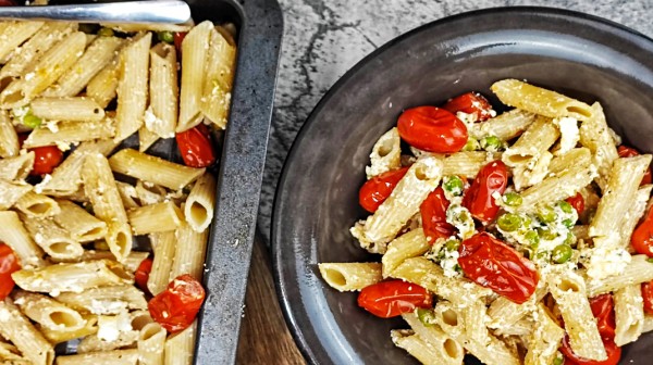 Πένες με ντοματίνια και φέτα
