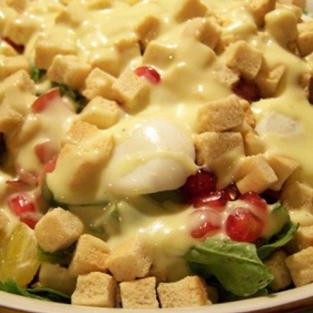 Σαλάτα με ρόκα, σπανάκι και τέλεια σάλτσα