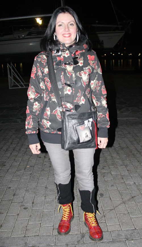 Νιώθει άνετα