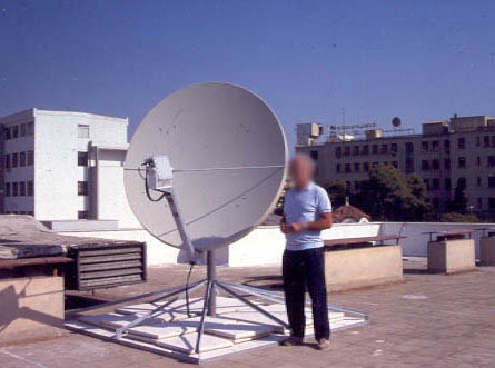 Δορυφορική κομπίνα