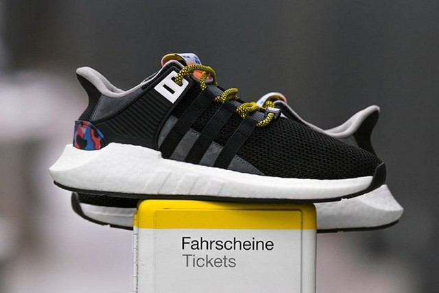 Παπούτσια με ενσωματωμένο εισιτήριο μετρό! (βίντεο)