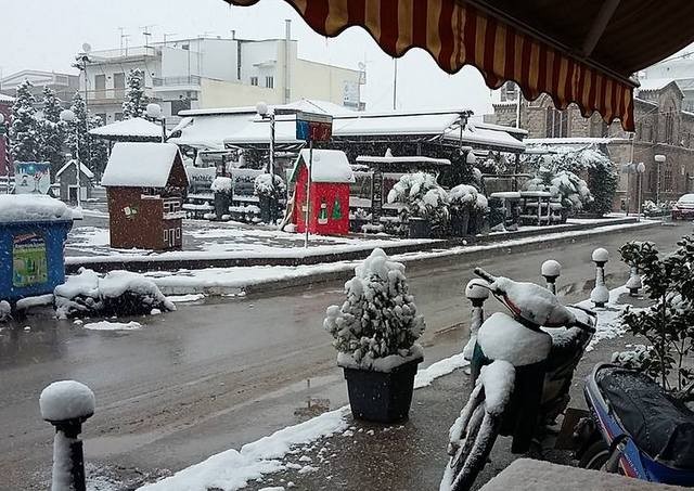 Χιονισμένες εικόνες από την Εύβοια