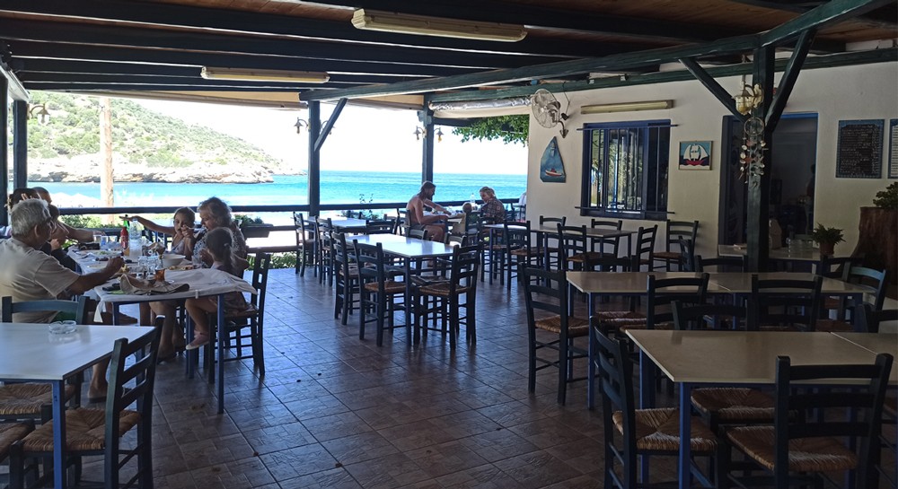 ΛΙΜΝΙΩΝΑ - ΜΕΣΟΧΩΡΙΑ: Πάμε στον ΓΙΩΡΓΟ για την απίστευτη θέα και τις μοναδικές γεύσεις!